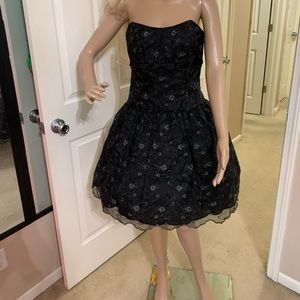 Nicole Miller Size 6 Black Party Cocktail Dress